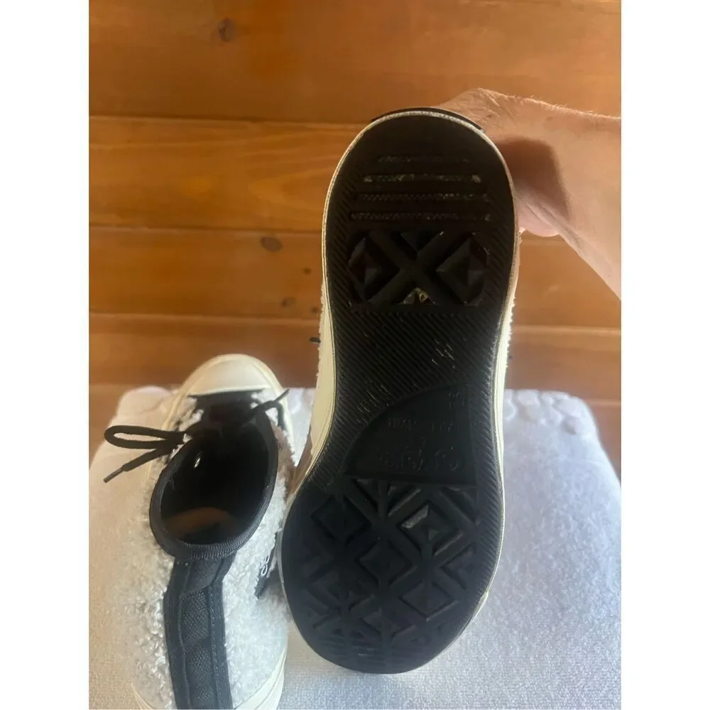 Converse Unisex Chuck Taylor 70 Varsity Hi  Womans Sz 7.5
